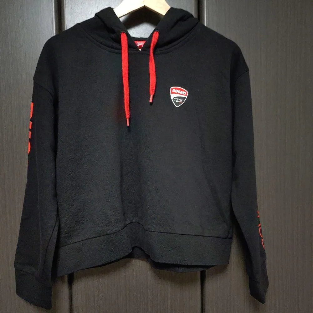 DUCATI CORSE パーカー 小さめ! レディースL これからの季節どう?