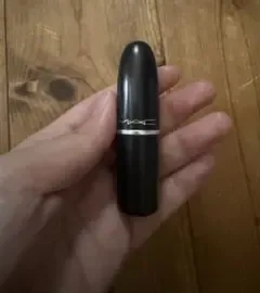 M・A・C リップスティック ボムシェル