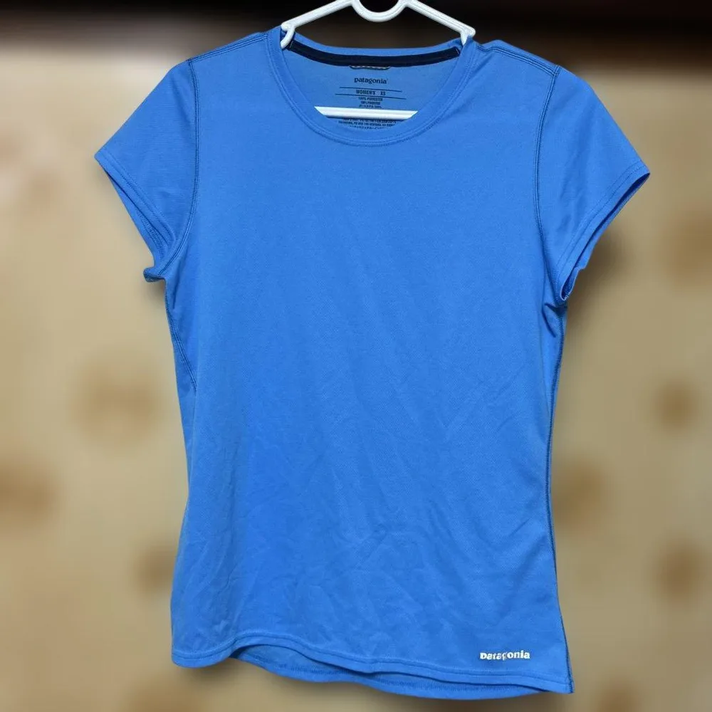 Patagonia レディース Tシャツ XS ブルー