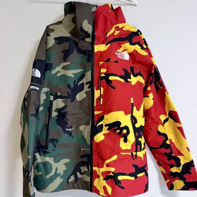 Supreme The North Face Split Shell