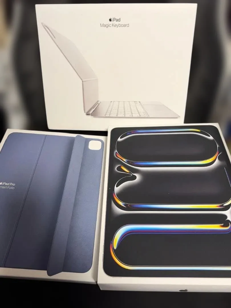 超美品iPad Pro 13インチ M4 256GBMagicKeyboard