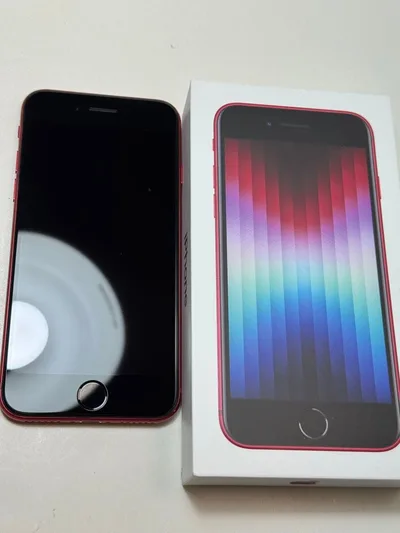 Apple iPhone SE 第3世代 256GB本体 レッド