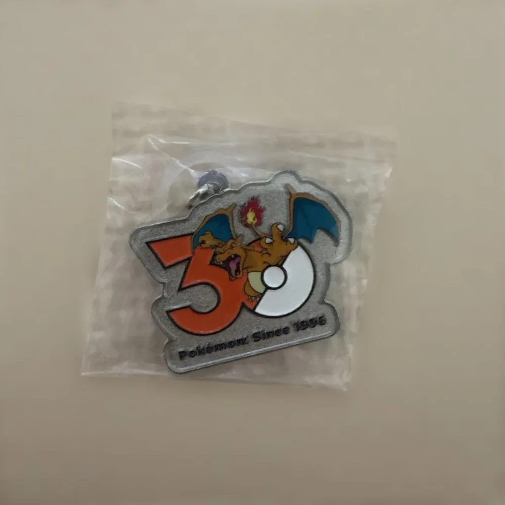 ポケモン30周年 メタルチャームマスコット リザードン めじるしアクセサリー