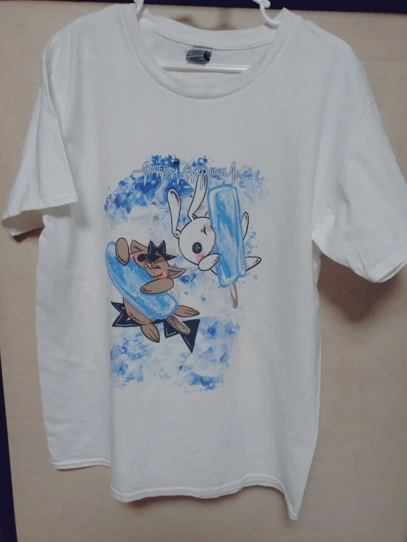 NieR CLOTHING 白Tシャツ 青系キャラクタープリント
