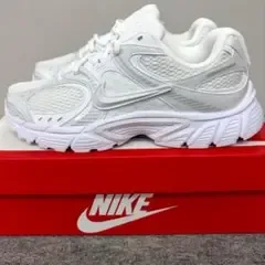 新品NIKE ナイキ V5 レディース ランニングシューズ スニーカー 白 26