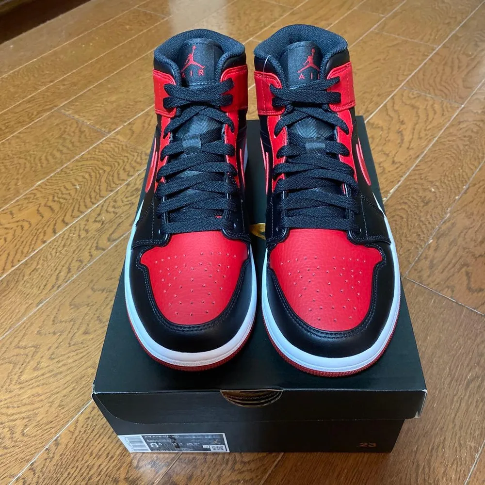 ジョーダン1ミッド