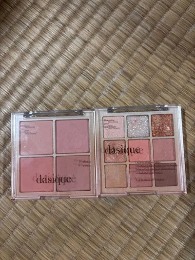 dasique アイシャドウパレット 26& チーク13 ゴールデンフラワー