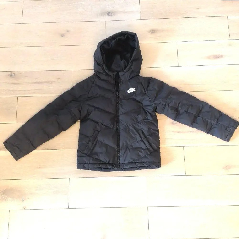 Nike ブラック ダウンコート M