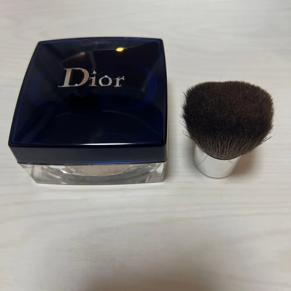 Dior ディオールスキン ルースパウダー 001 ➕ブラシ