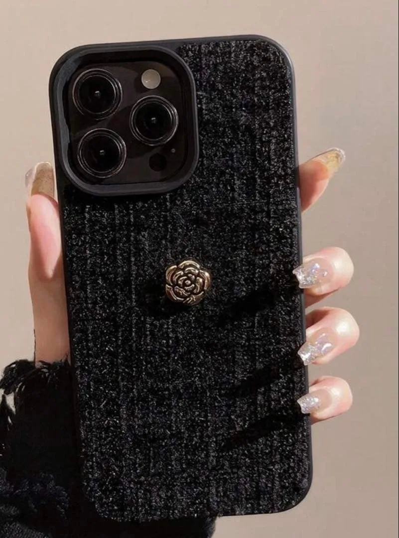 iPhone用ケース ツイード調 カメリア風モチーフ ブラック