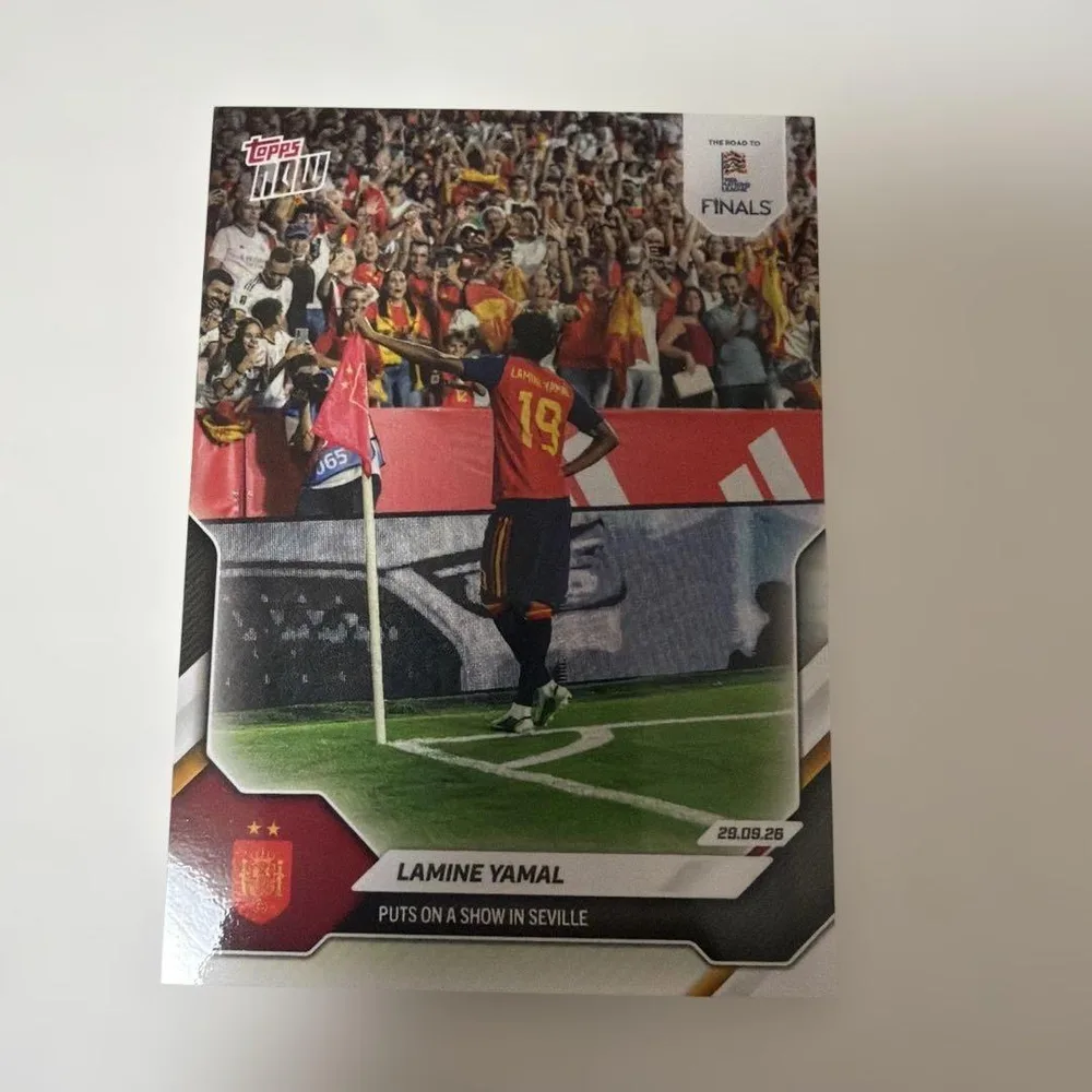 Topps Now Lamine Yamal カード