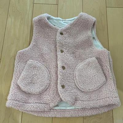 超美品⭐︎UNIQLO ベビーベスト 100cm