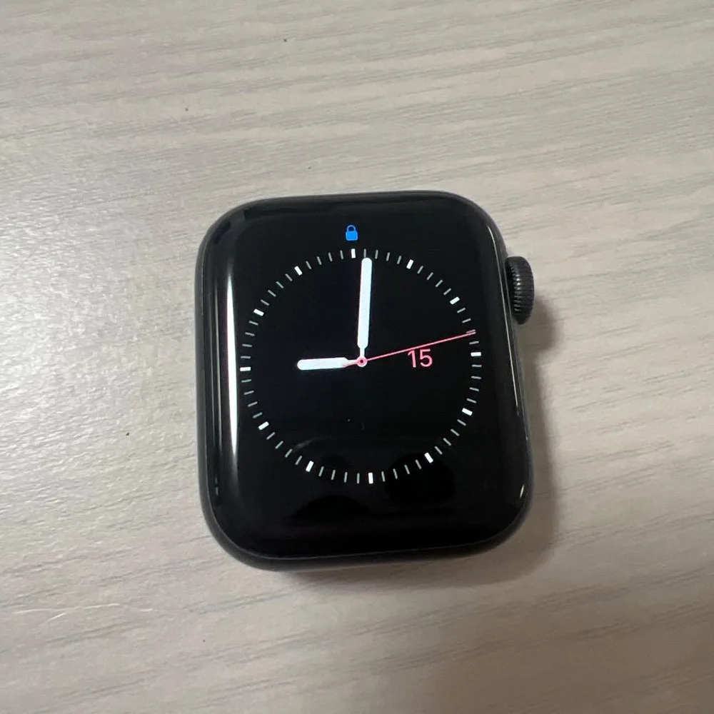 Apple Watch SE 40mm 本体
