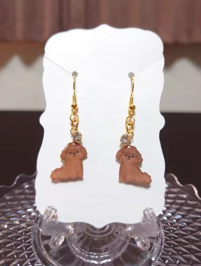 ハンドメイド トイプードル ピアス 犬 ラインストーン レジン