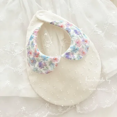 ●残り1点●ハンドメイド 小さな襟付き たまご型スタイ リバティ シンクオブミー