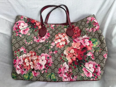 GUCCI GGスプリーム 花柄 トートバッグ