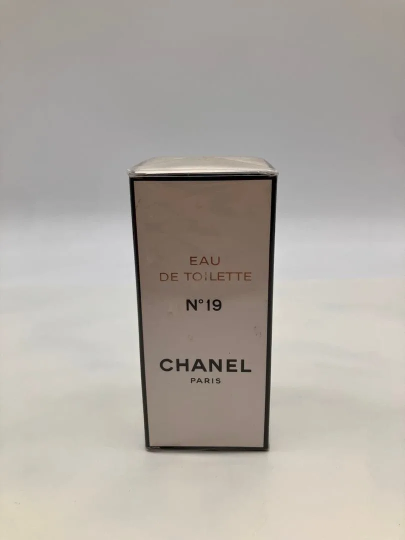 CHANEL シャネル N°19 オードトワレ 100ml 旧パッケージ 未開封