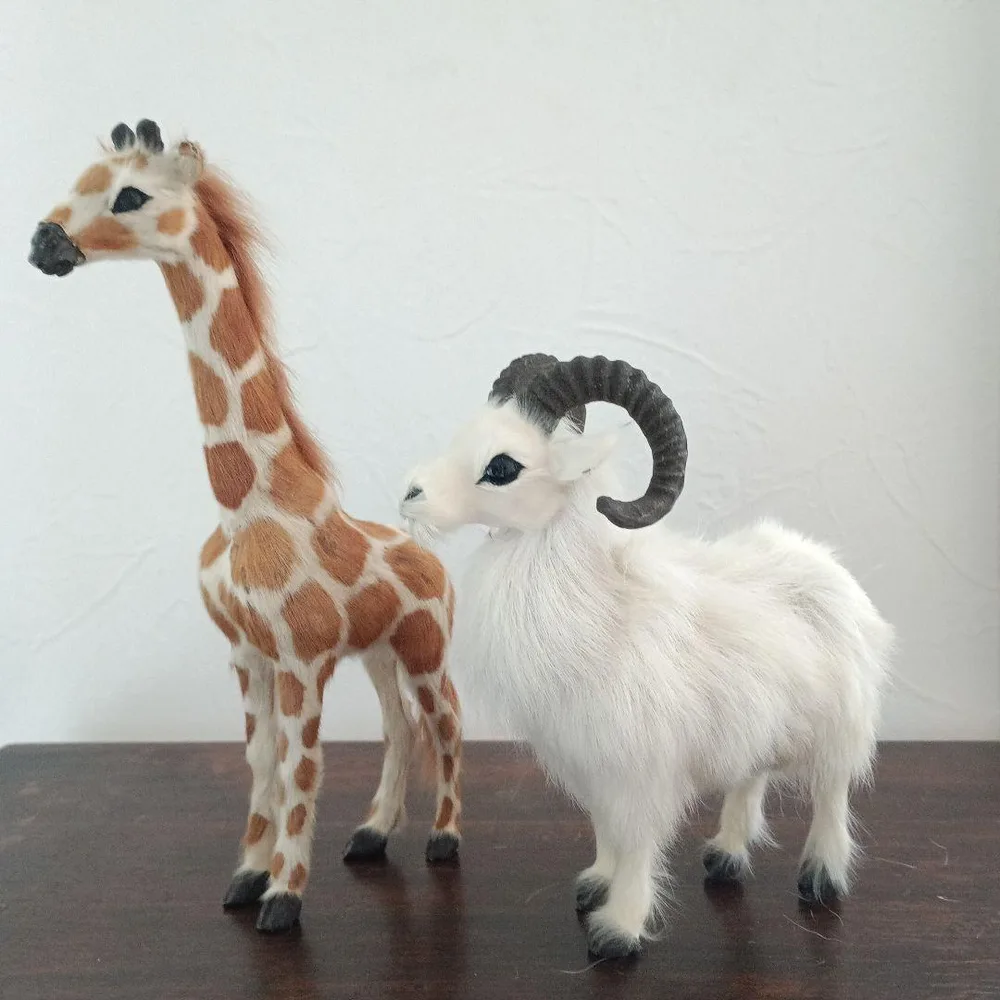 キリンとヒツジの動物置物 2体セット