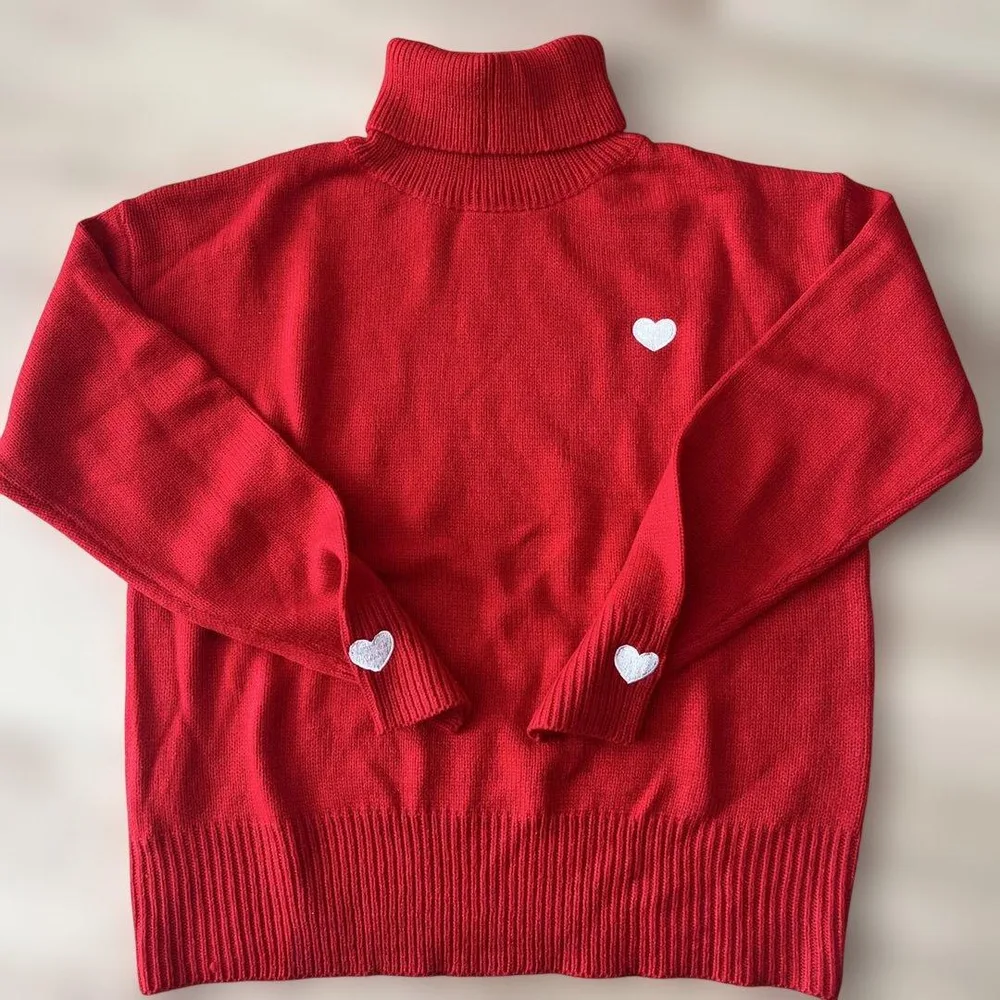 ハート刺繍 タートルネックニット レッド