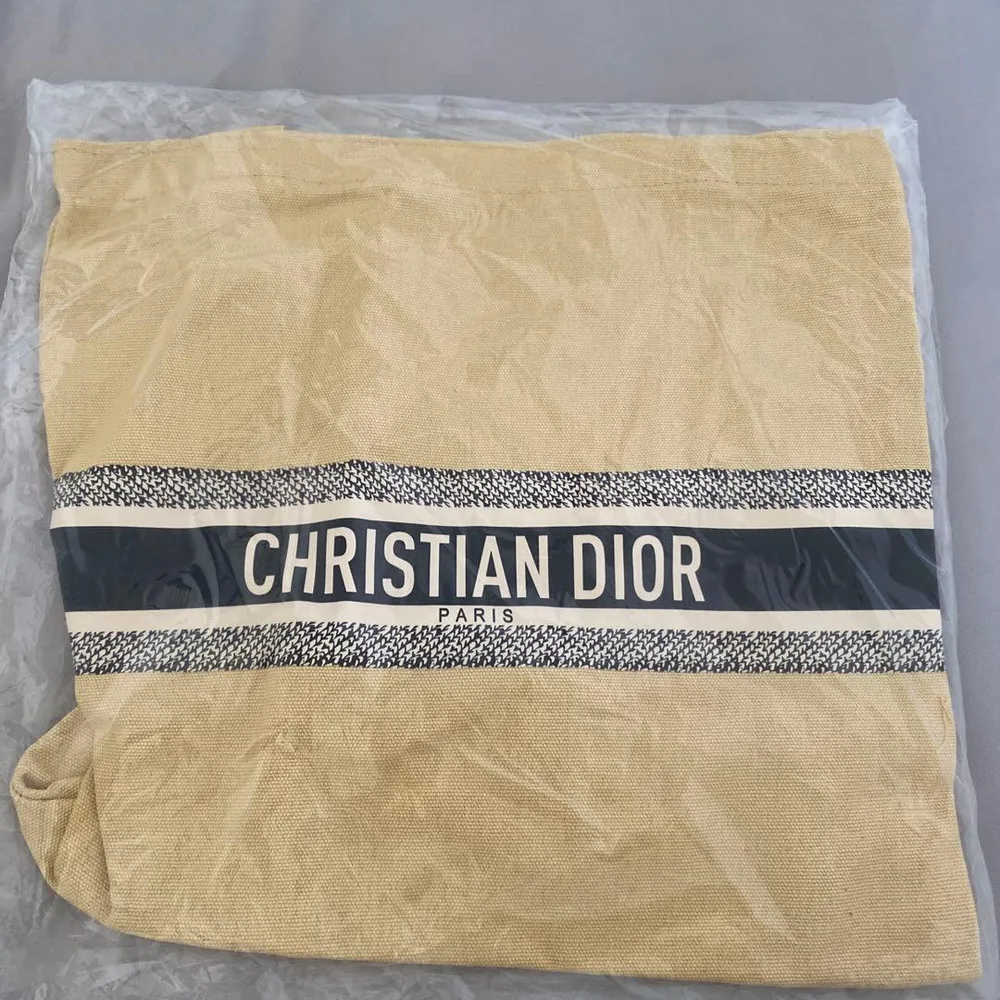 CHRISTIAN DIOR Dior Novelty Tote Bag สีเบจ