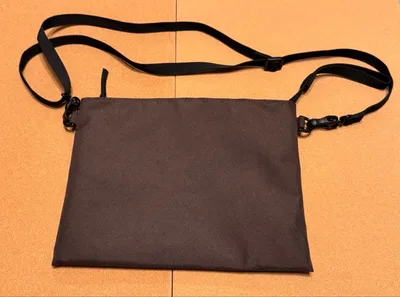 無印良品 撥水サコッシュ ダークブラウン
