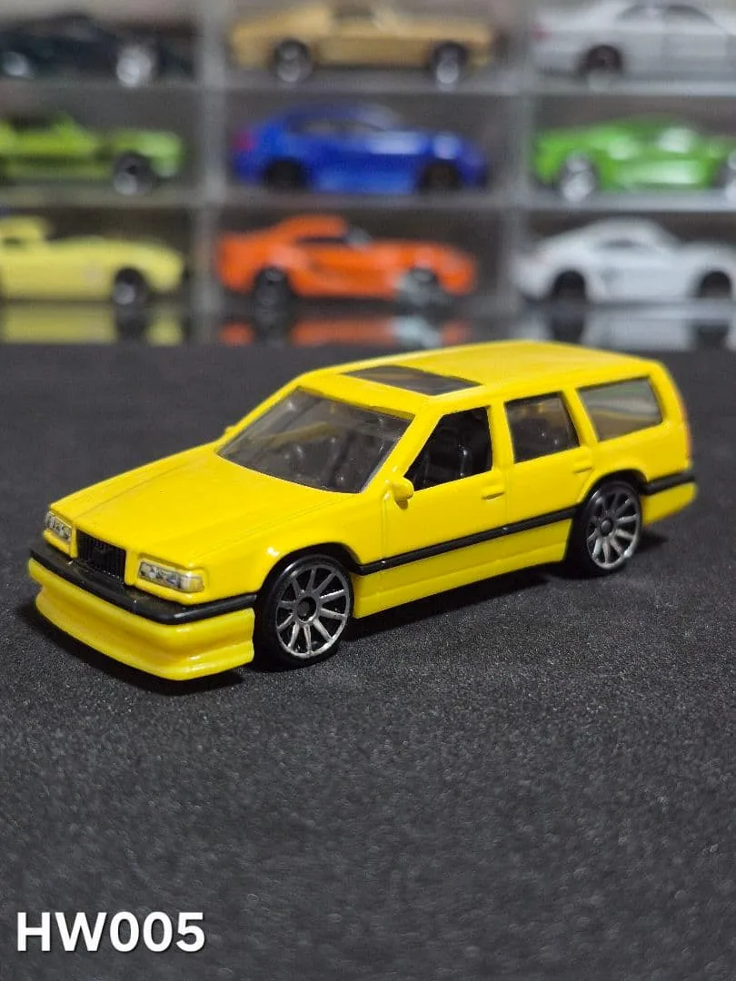 ホットウィール ボルボ 850 エステート イエロー ミニカー