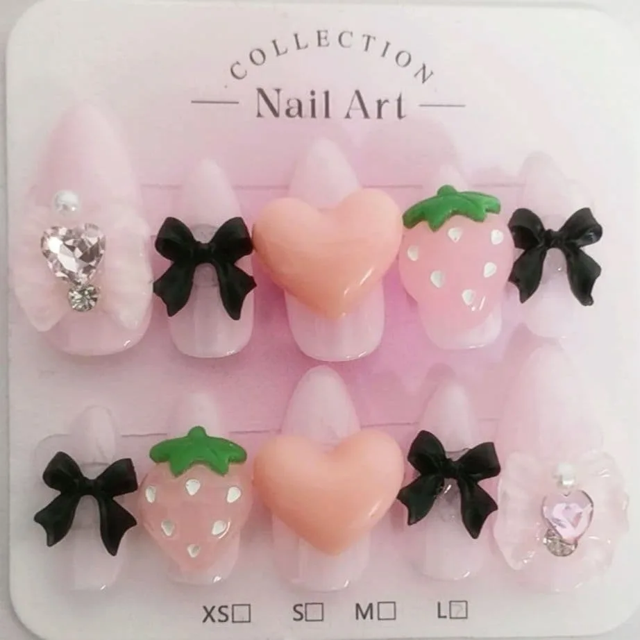 ♥︎現品♥︎ネイルチップ ピンク 地雷 量産 ゴテゴテ 平成女児 いちご