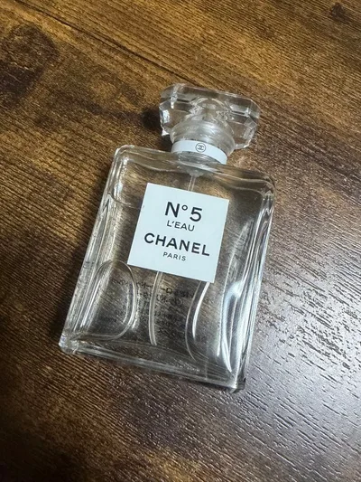 CHANEL N°5 L'EAU 香水