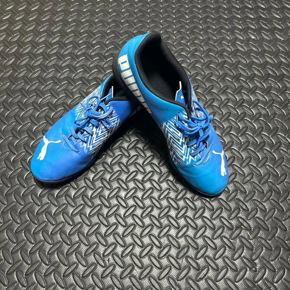 PUMA 28センチ サッカー トレーニングシューズ