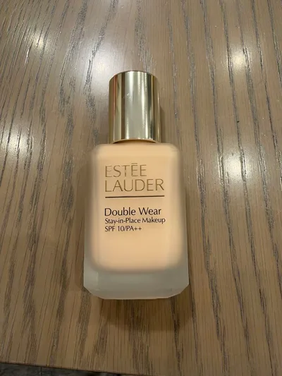 ESTEE LAUDER Double Wear 2C0 クールバニラ