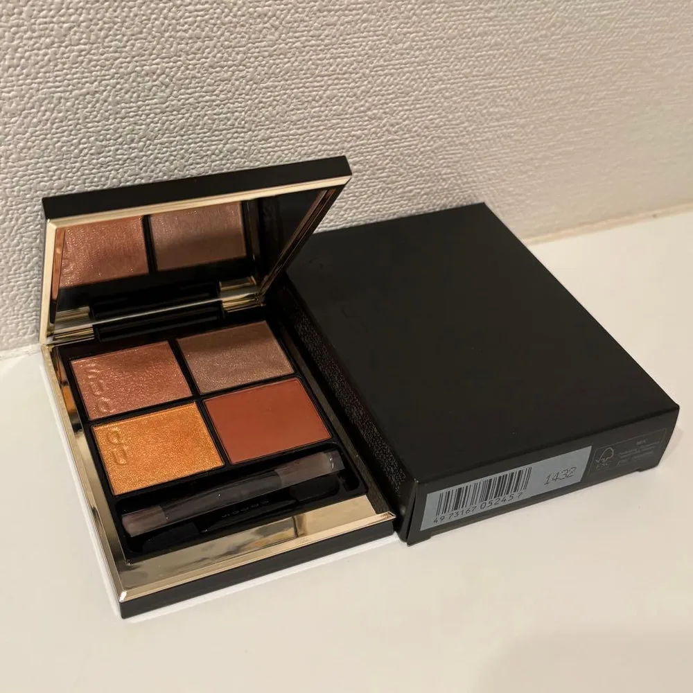 SUQQU シグニチャーカラーアイズ 10 彩葉集 アイシャドウパレット