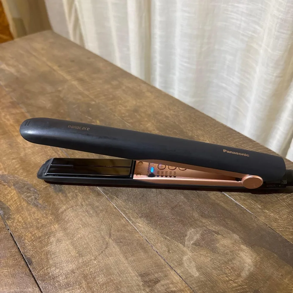 Panasonic Nanocare เครื่องหนีบผมตรง EH-HS0E P01