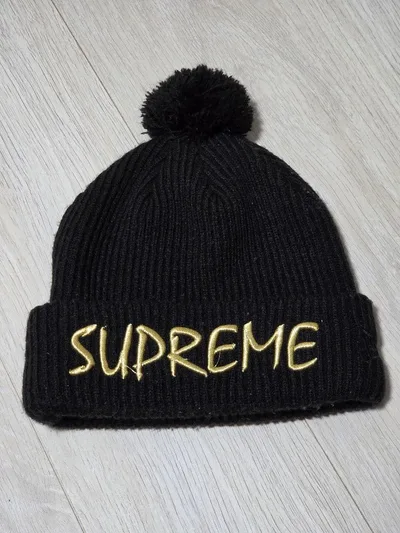 Supreme シュプリーム ビーニー ポンポン付き ブラック ロゴ刺繍
