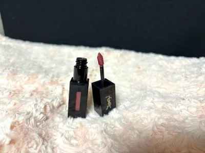YSL ルージュ ピュールクチュール ヴェルニ ヴィニルクリーム 407