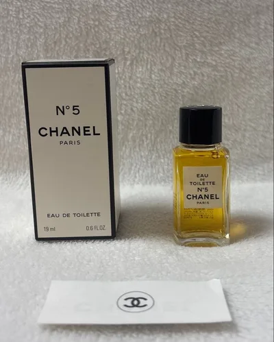 CHANEL シャネル N°5 オードトワレ香水19ml