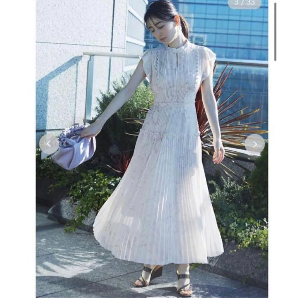 SNIDEL สนีเดล ชุดเดรสยาวจับจีบ สีขาว