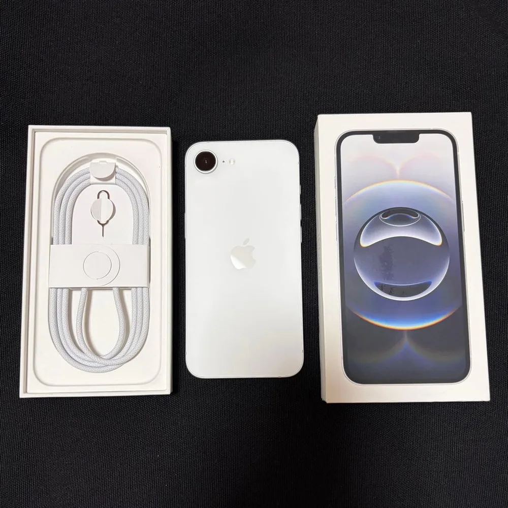 iPhone 16e 128GB ホワイト SIMフリー 箱 ケーブル付