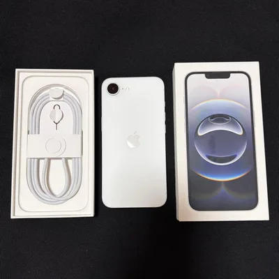 iPhone 16e 128GB ホワイト SIMフリー 箱 ケーブル付
