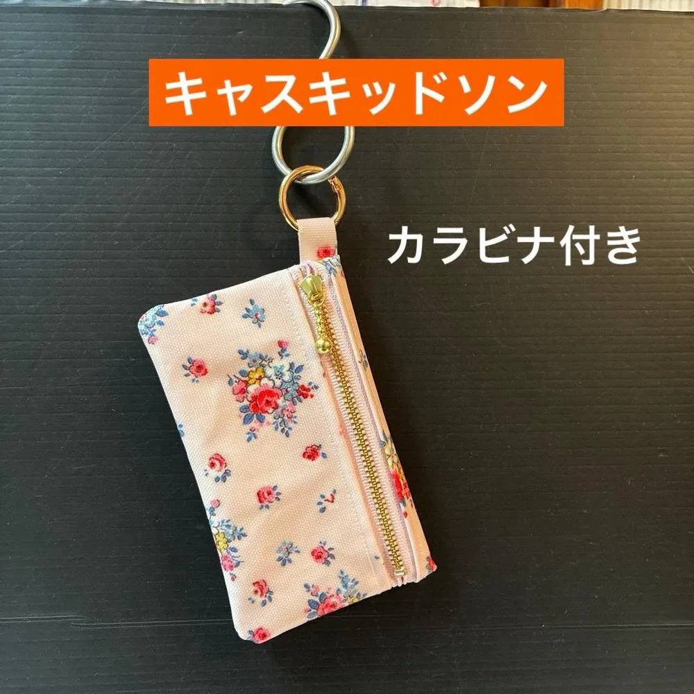 ☆キーケース パスケースに カラビナ付きキャスキッドソン ラミネートハンドメイド
