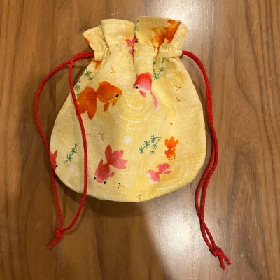 金魚柄 巾着袋 黄色