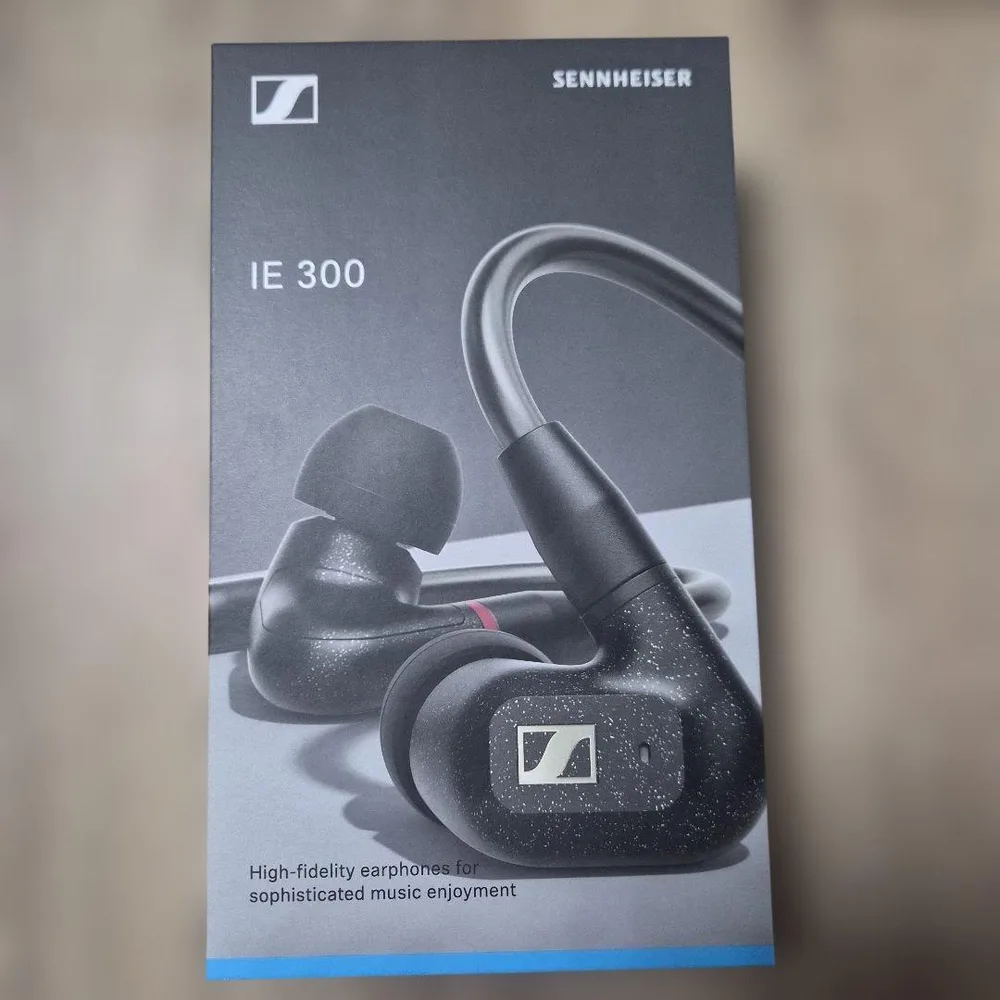 ほぼ新品 SENNHEISER IE 300