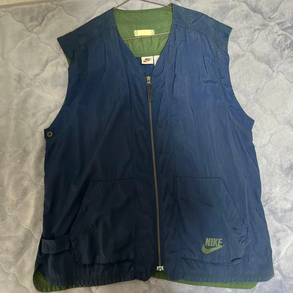 パ*ル様 二重タグ NIKE ネイビー グリーン ベスト XL