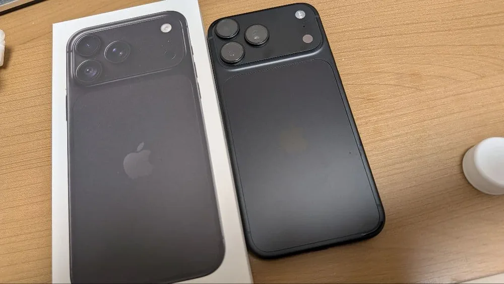 ほぼ新品Apple iPhone18 promax 本体 256gb