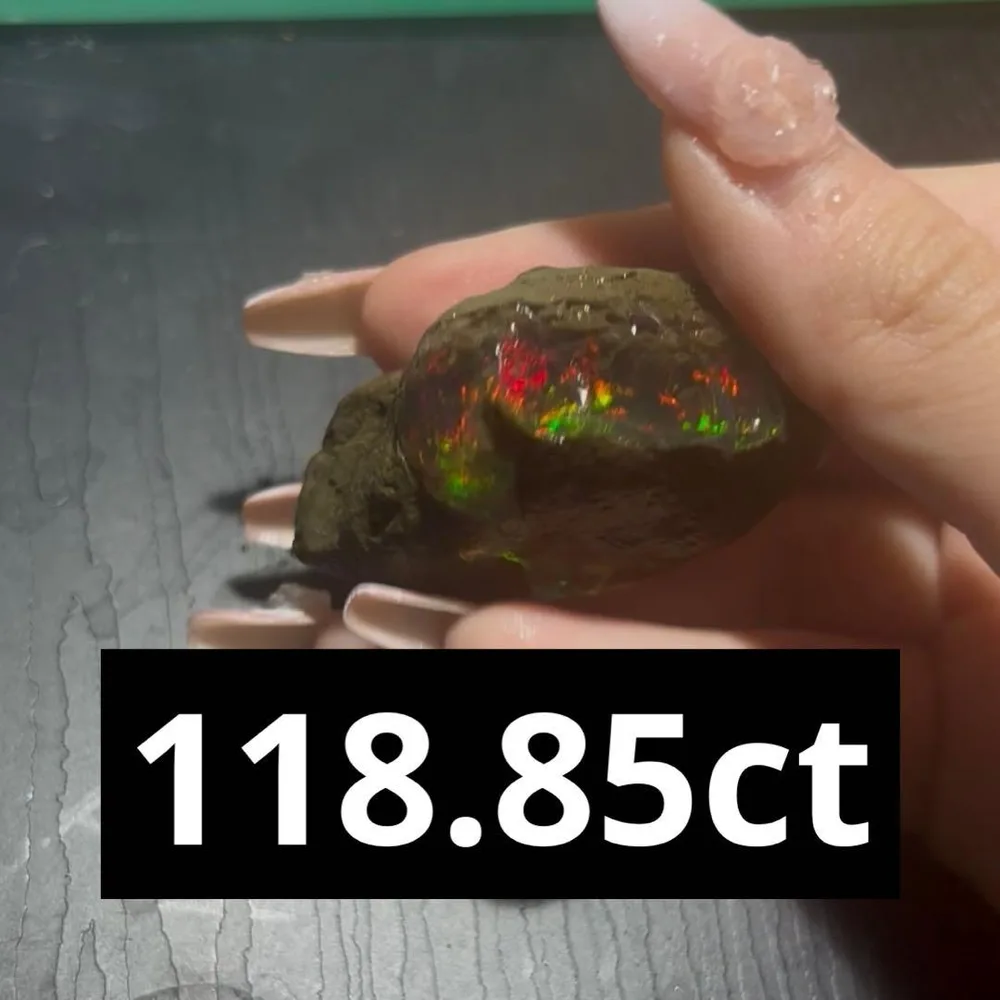 大粒!遊色!エチオピアオパール母岩付き原石