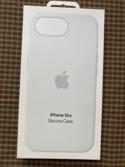 iPhone 16e シリコーンケース ホワイト純正品未開封