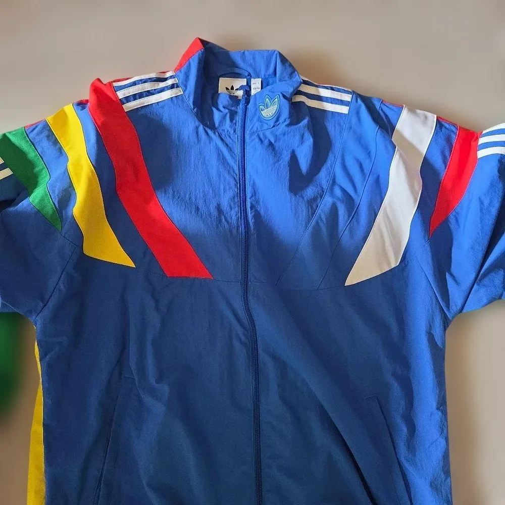 adidas ナイロンジャケット マルチカラー