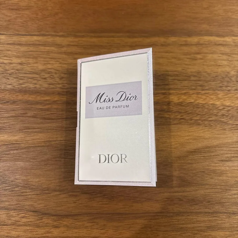 Dior ミス ディオール オードゥ パルファン サンプル