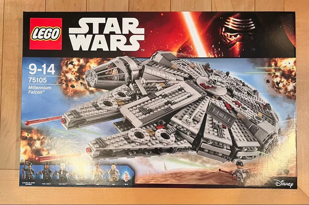 LEGO Star Wars 75105 Millennium Falcon