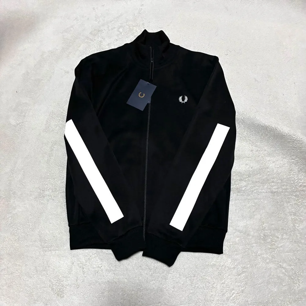 新品 FRED PERRY トラックジャケット M 黒 J9558 光沢