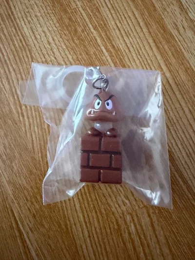 スーパーマリオ めじるしアクセサリー クリボー